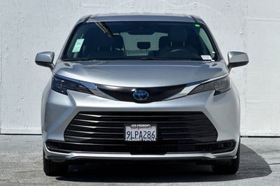 2024 Toyota Sienna LE 8 Passenger