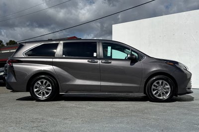 2024 Toyota Sienna XLE 7 Passenger