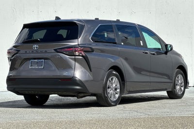 2024 Toyota Sienna XLE 7 Passenger