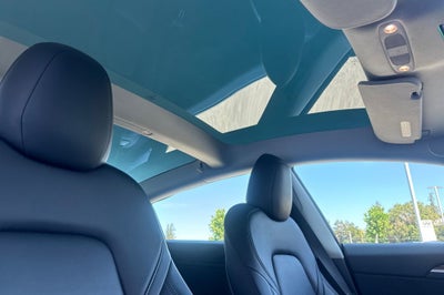 2023 Tesla Model 3 .