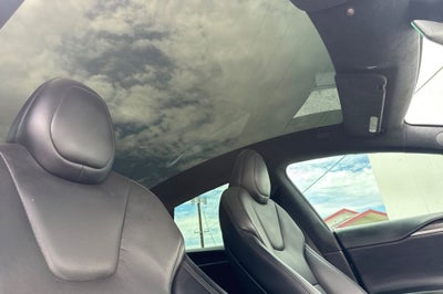 2022 Tesla Model S .