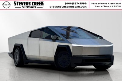 2025 Tesla Cybertruck .