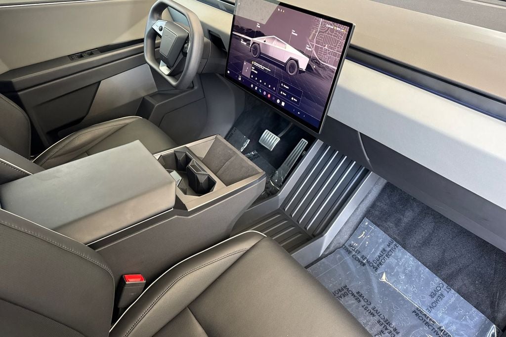 2025 Tesla Cybertruck .