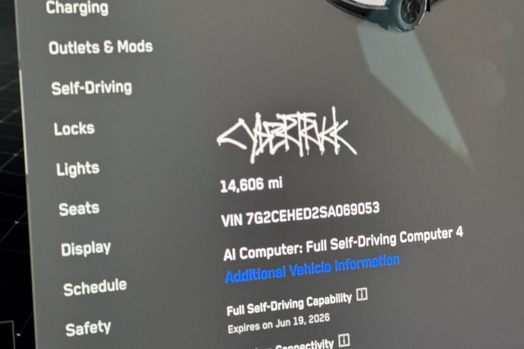 2025 Tesla Cybertruck .