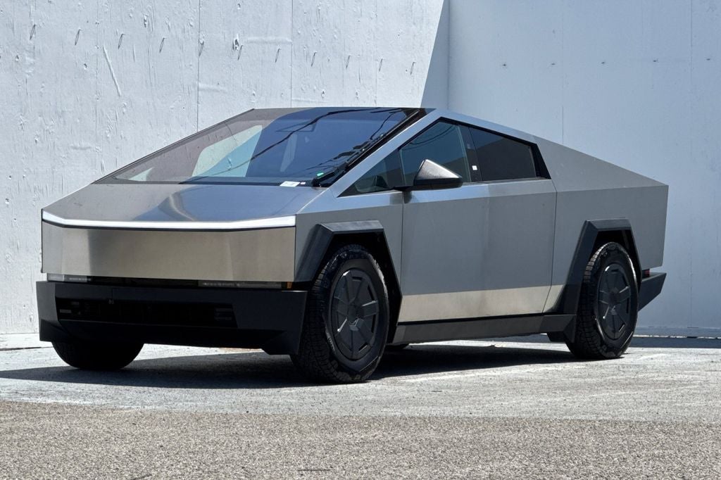 2025 Tesla Cybertruck .