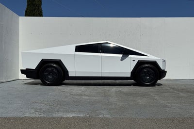 2024 Tesla Cybertruck Cyberbeast