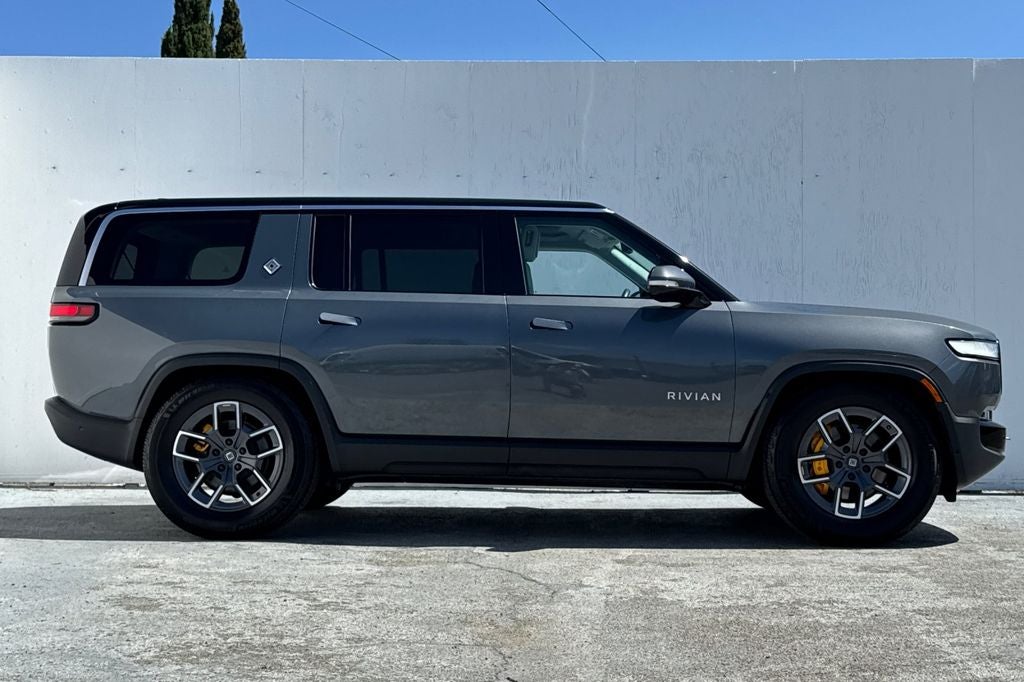 2023 Rivian R1S Adventure
