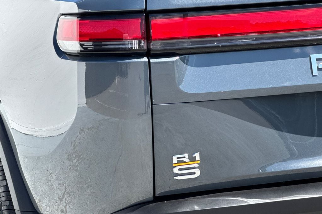 2023 Rivian R1S Adventure Quad Motor Large Pack