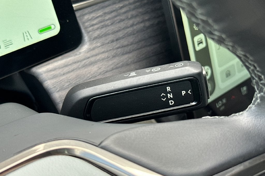2025 Rivian R1S Adventure Dual Motor Standard Pack