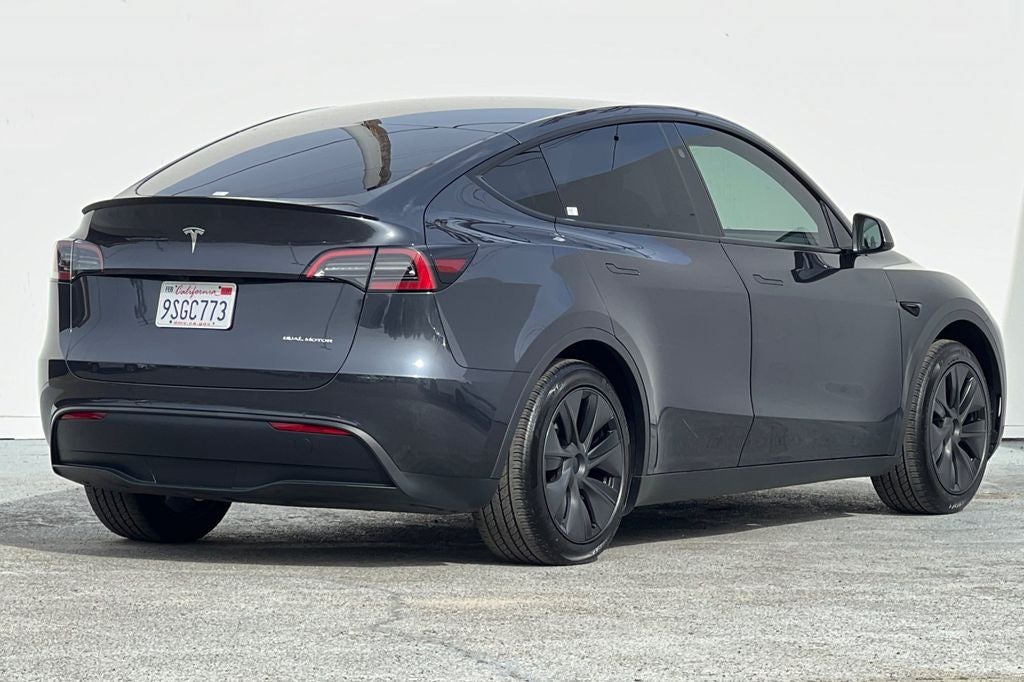 2025 Tesla Model Y Long Range