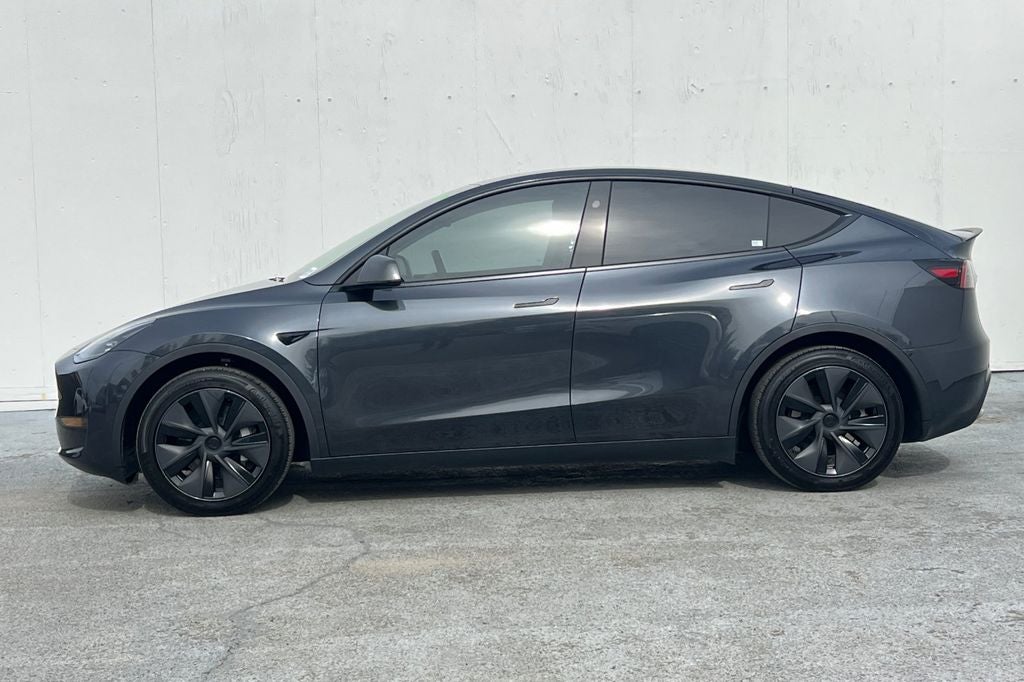 2025 Tesla Model Y Long Range