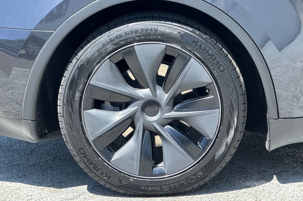 2025 Tesla Model Y Long Range