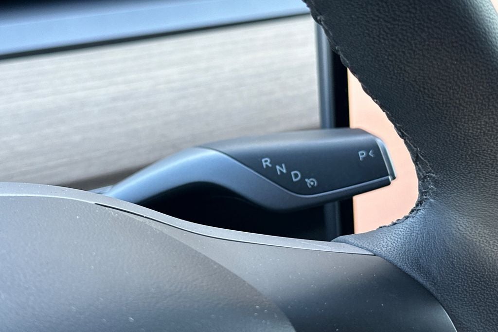 2023 Tesla Model Y HW4