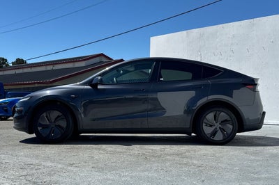 2026 Tesla Model Y Premium