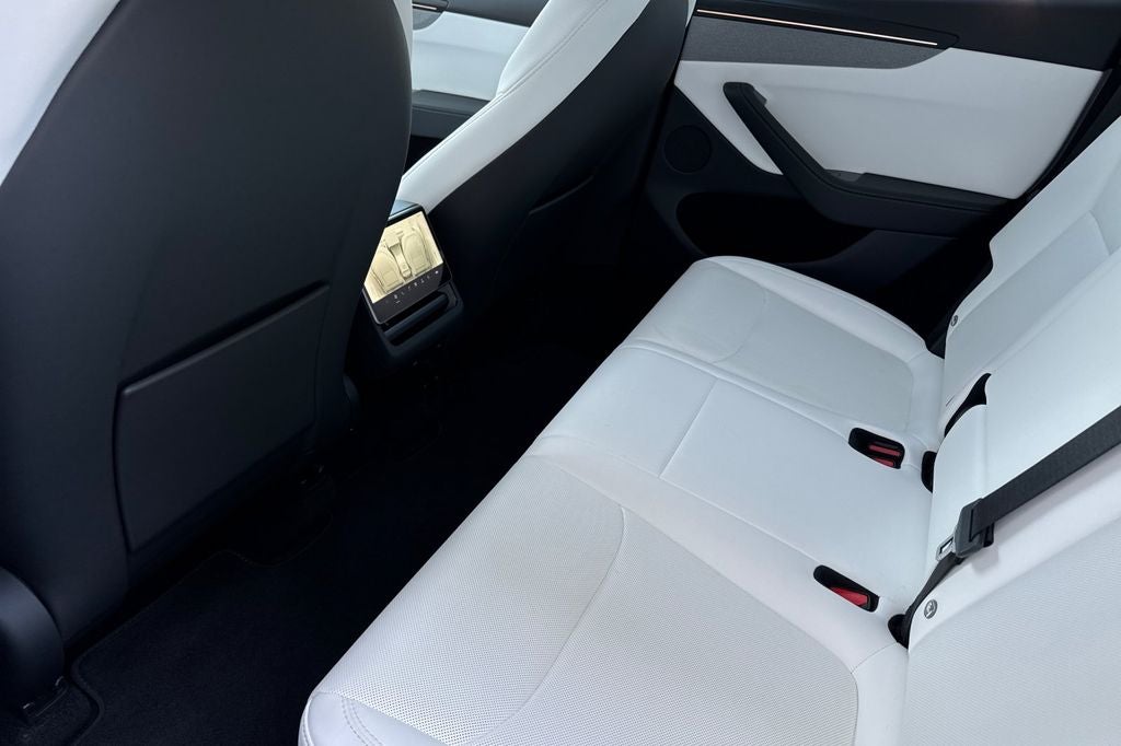 2026 Tesla Model Y Base