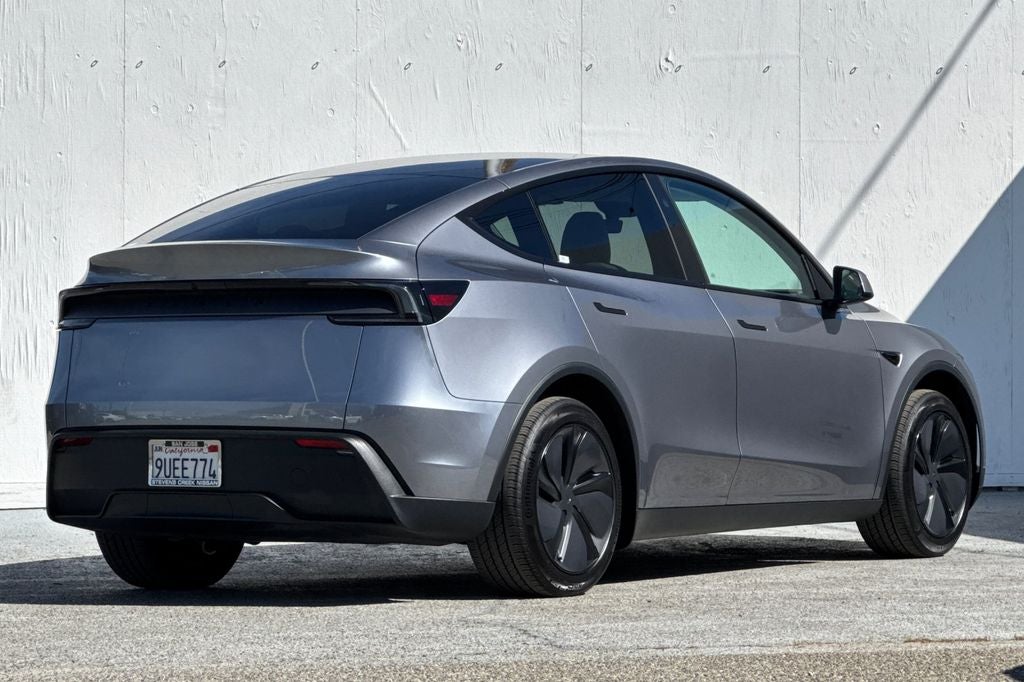 2026 Tesla Model Y Base