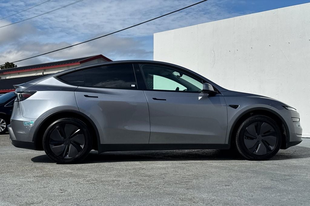 2026 Tesla Model Y Premium