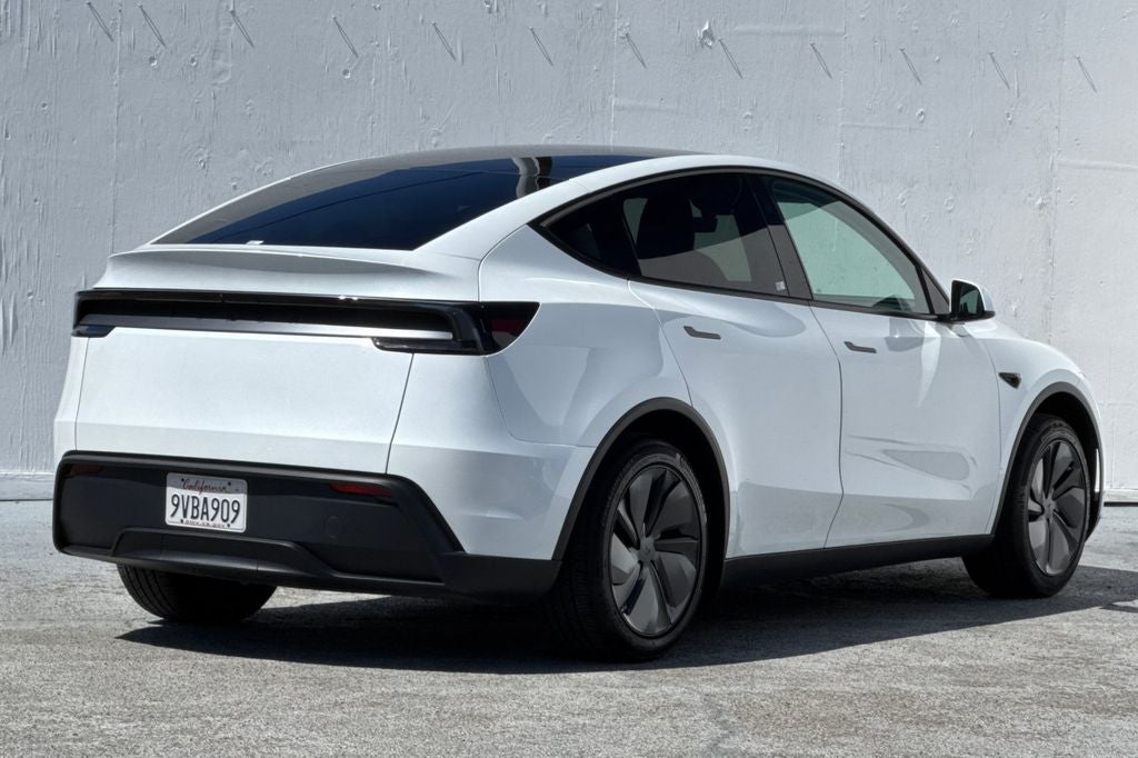 2026 Tesla Model Y Premium