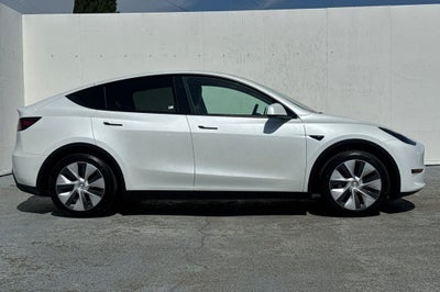2024 Tesla Model Y Standard Range