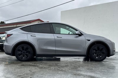 2025 Tesla Model Y Long Range