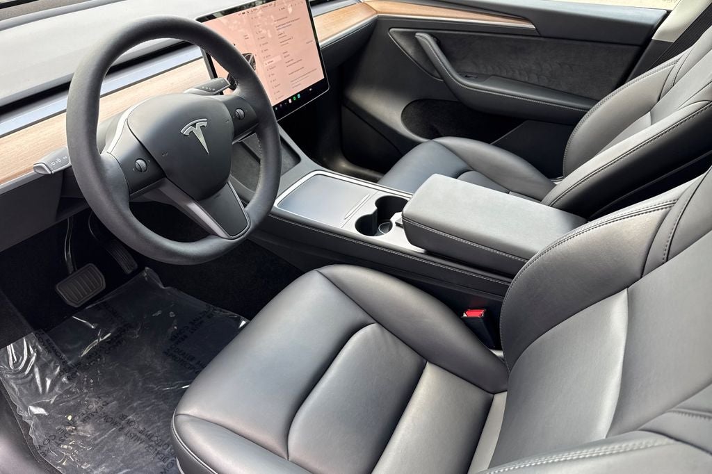 2024 Tesla Model Y Long Range