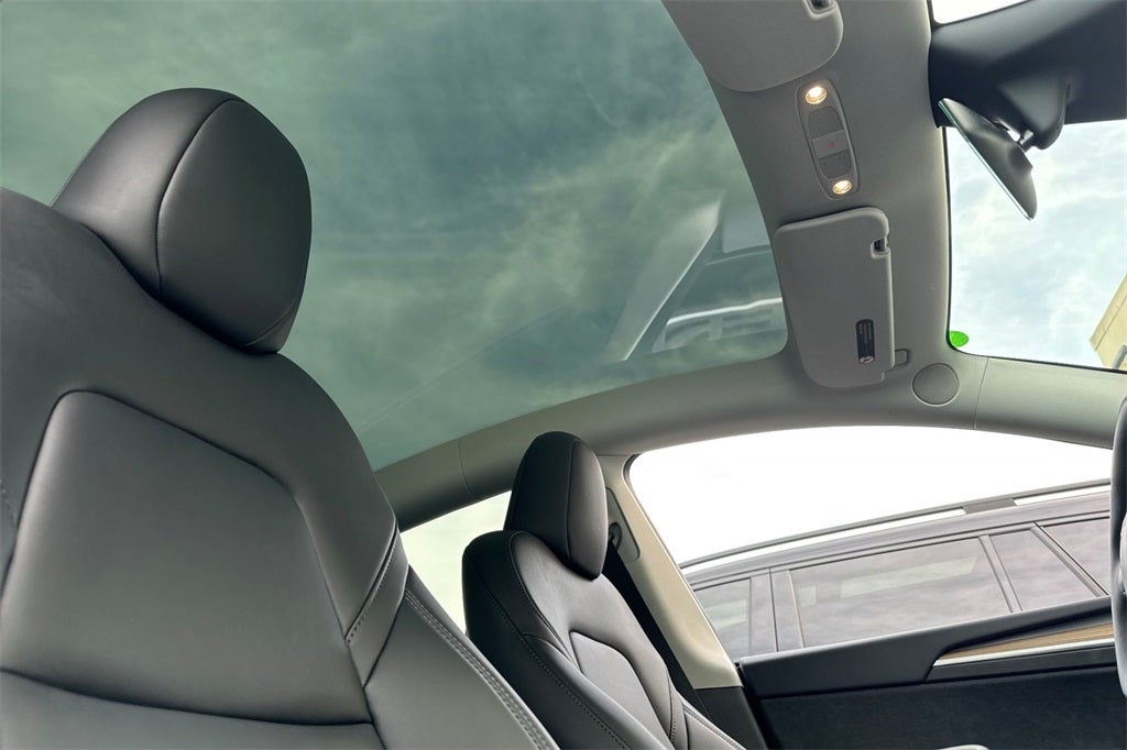 2025 Tesla Model Y Long Range