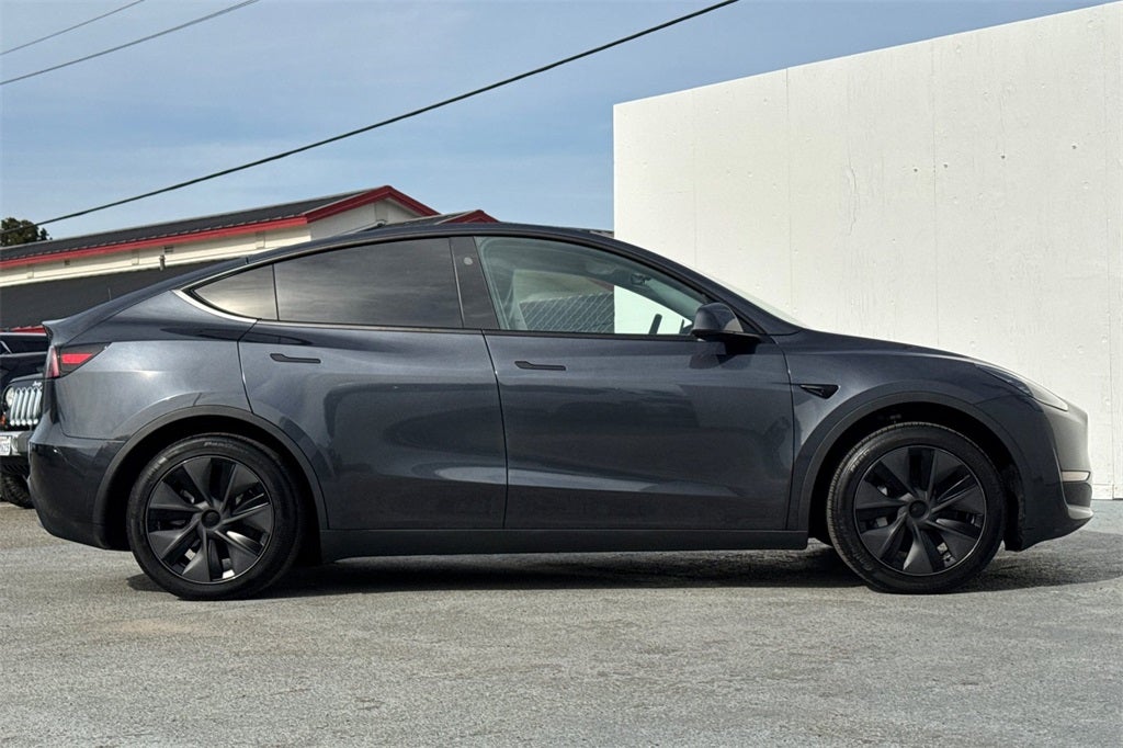 2025 Tesla Model Y Long Range