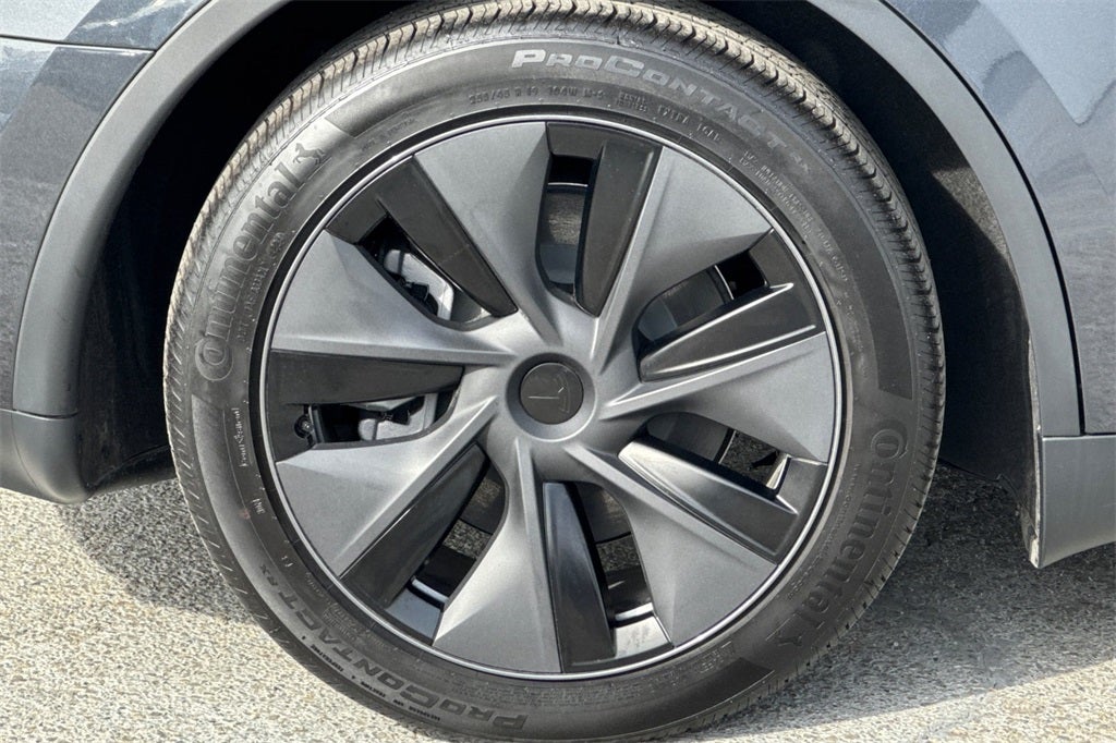 2025 Tesla Model Y Long Range