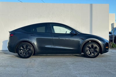 2025 Tesla Model Y Long Range