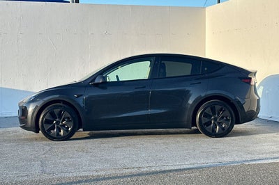2025 Tesla Model Y Long Range