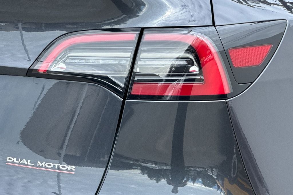 2025 Tesla Model Y Performance