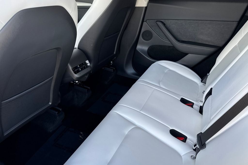 2025 Tesla Model Y Performance