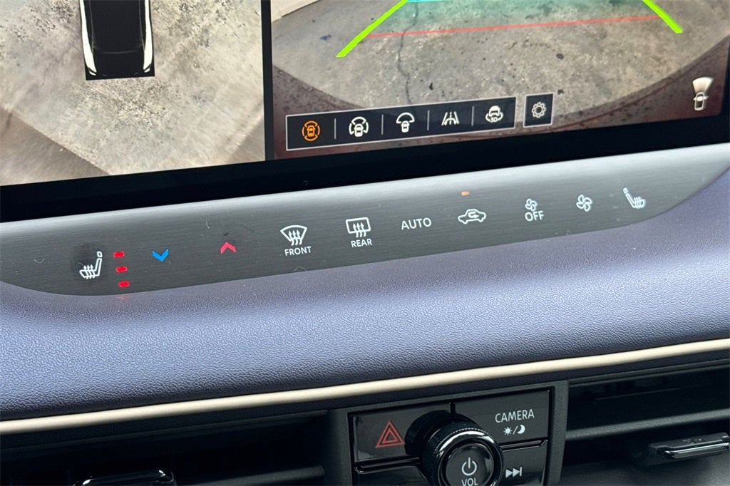 2026 Nissan Leaf PLATINUM+