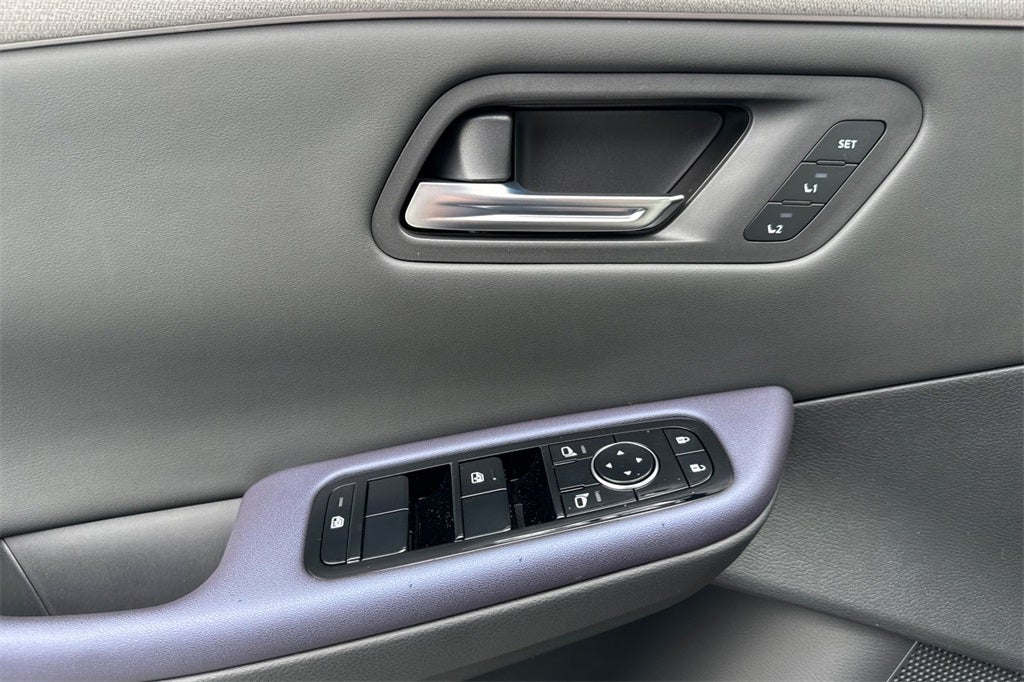 2026 Nissan Leaf PLATINUM+