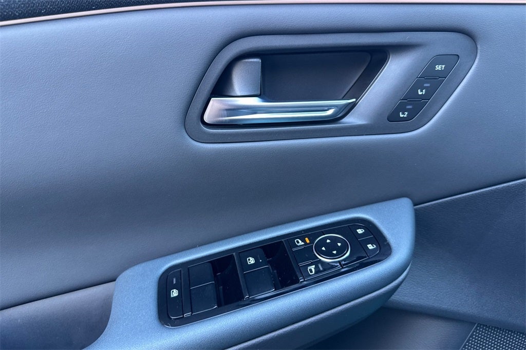 2026 Nissan Leaf PLATINUM+