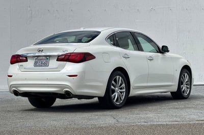 2017 INFINITI Q70 3.7X