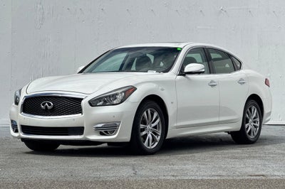 2017 INFINITI Q70 3.7X