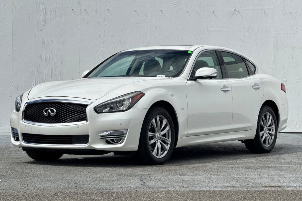 2017 INFINITI Q70 3.7X