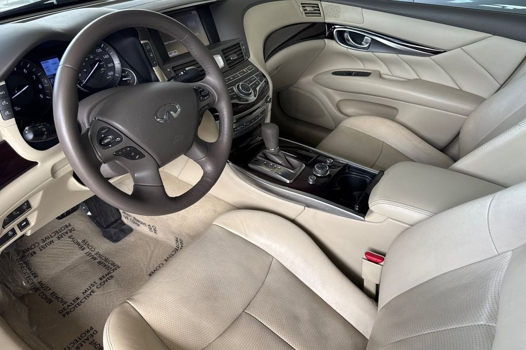 2017 INFINITI Q70 3.7X