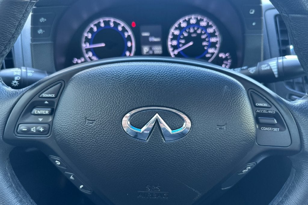 2015 INFINITI Q40 Base