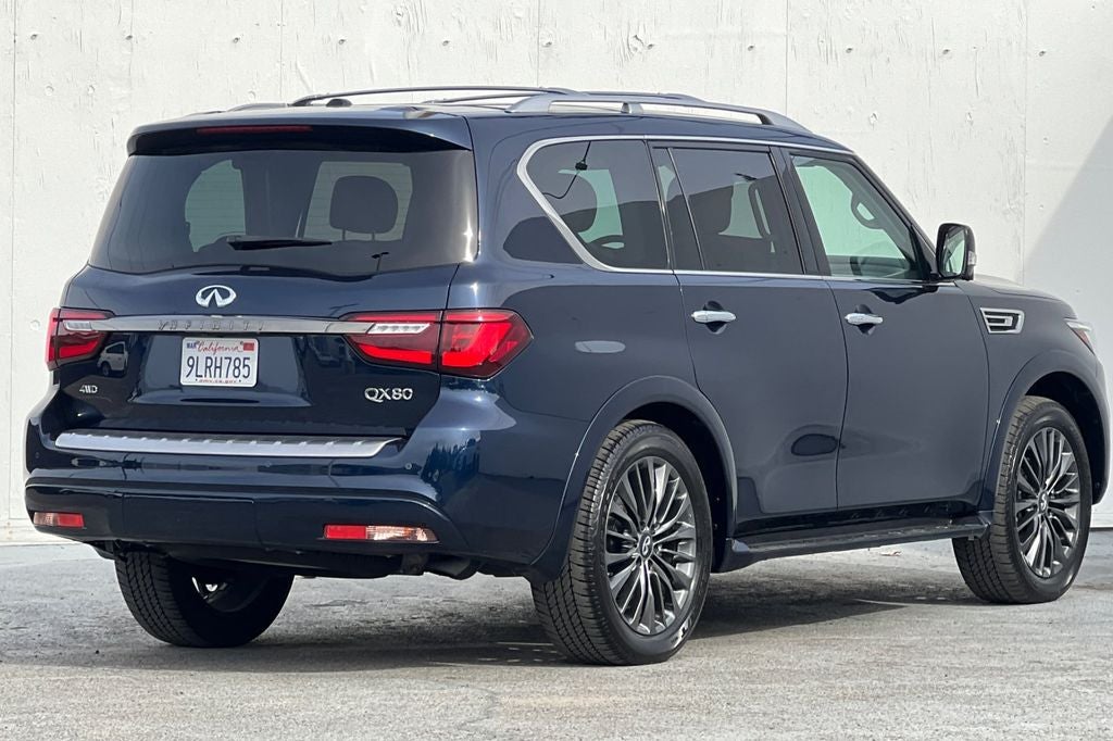 2023 INFINITI QX80 Premium Select
