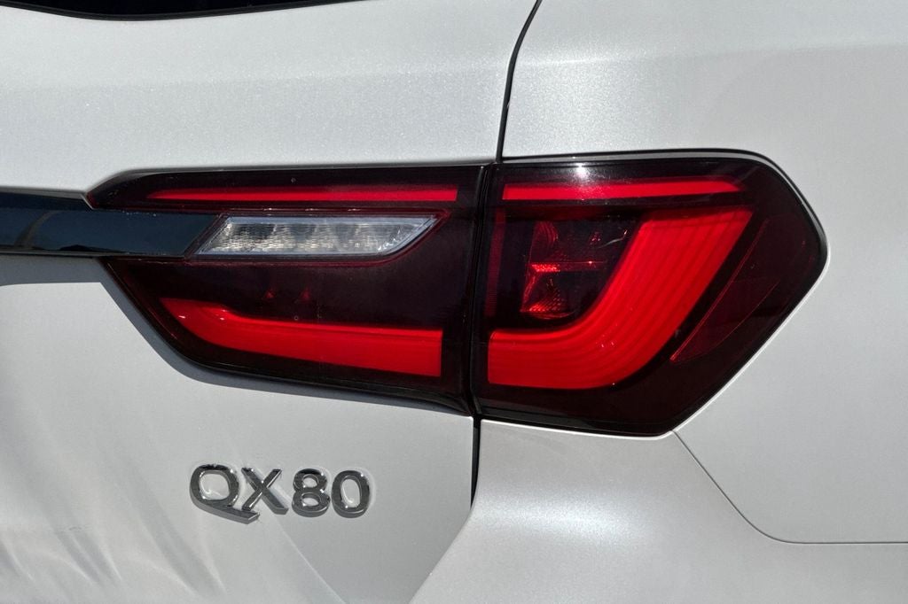 2023 INFINITI QX80 Premium Select