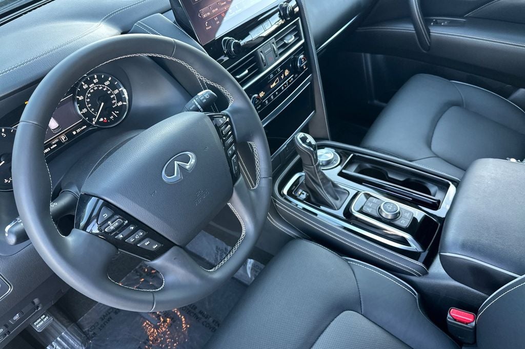 2024 INFINITI QX80 Premium Select