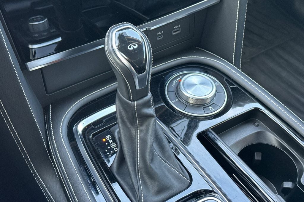 2024 INFINITI QX80 Premium Select