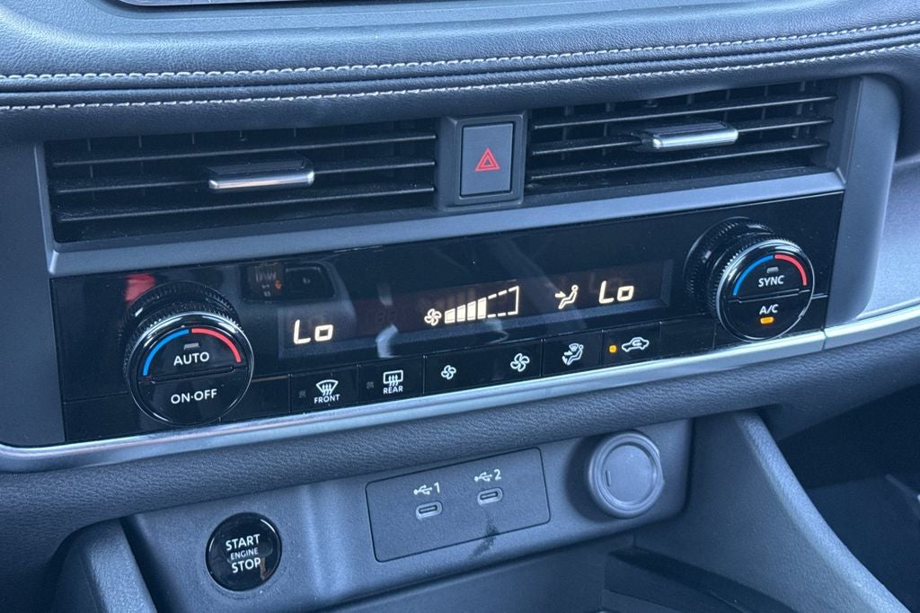 2025 Nissan Rogue SV