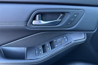 2025 Nissan Rogue SL CERTIFIED