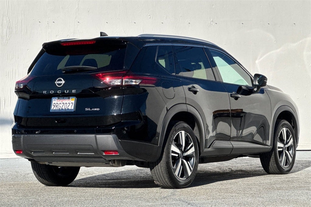 2025 Nissan Rogue SL CERTIFIED