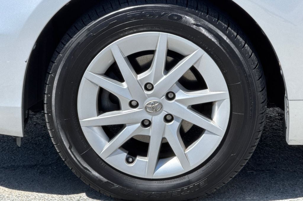 2014 Toyota Prius v Three