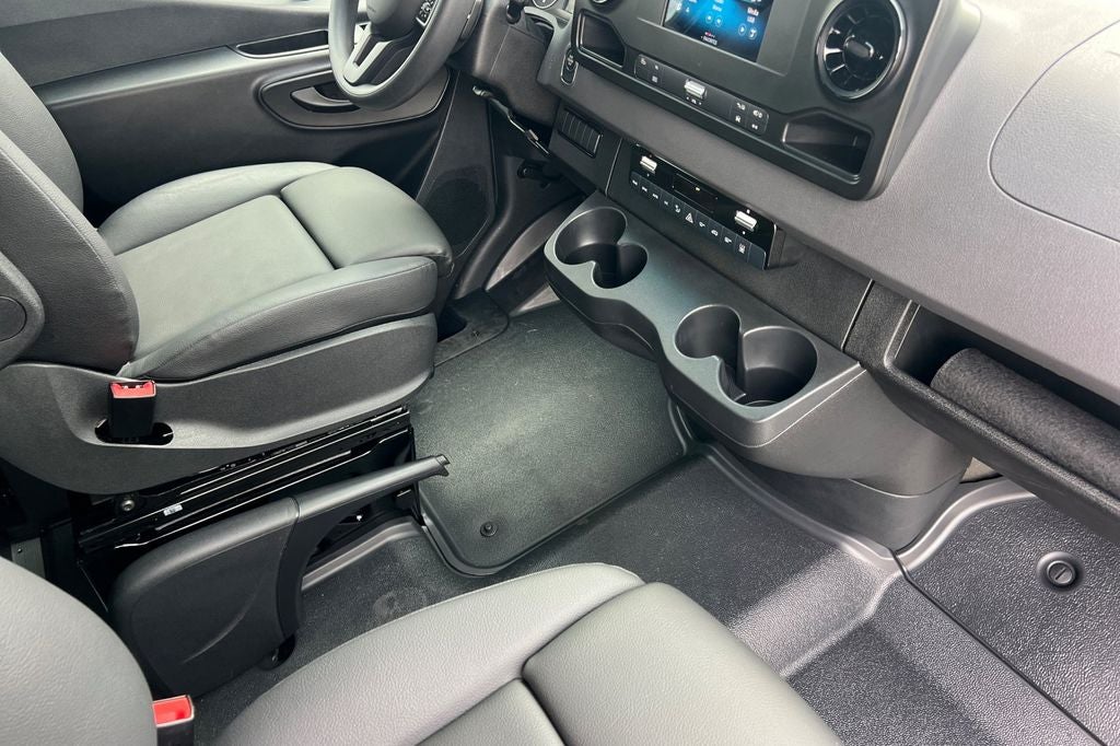 2024 Mercedes-Benz Sprinter 2500 Passenger 170 WB High Roof