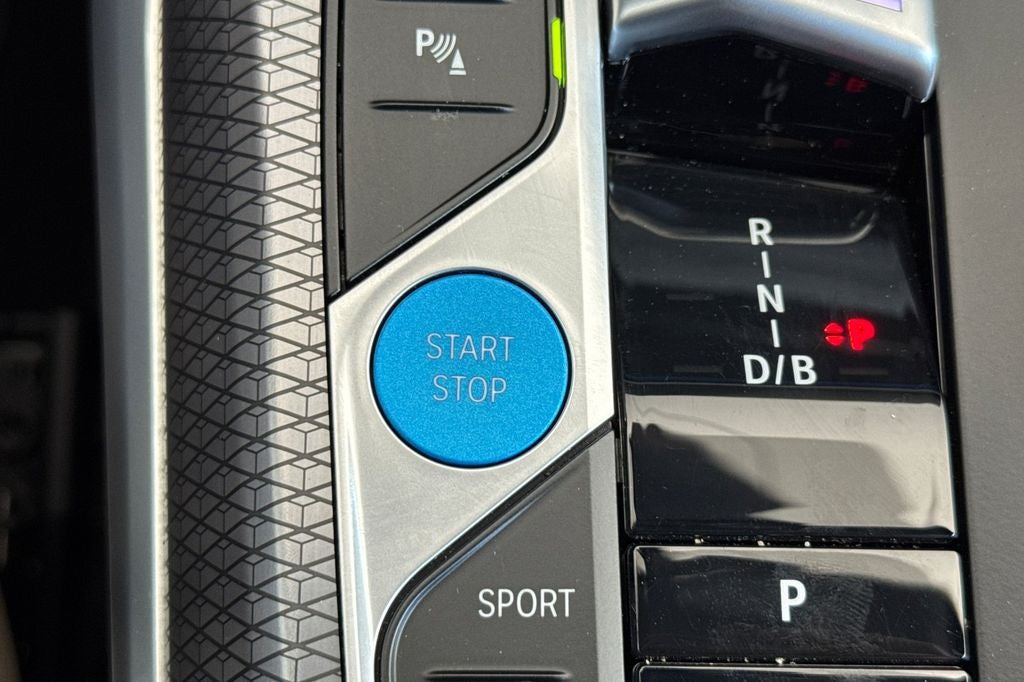 2025 BMW i4 eDrive40